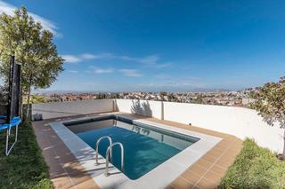 Xalet a Camino de los Neveros - Serrallo. Casa con impresionantes vistas en el serallo