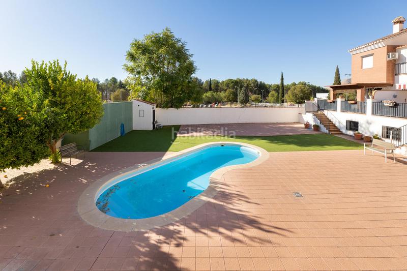 Foto 943d43e4-0b0f-4306-8aec-120079cac9fb. Casa a schiera con parcheggio piscina in Atarfe