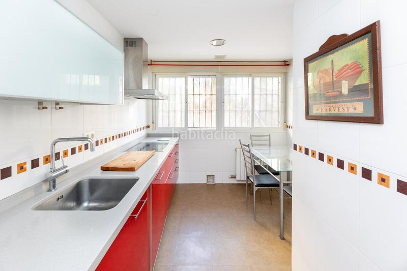 Foto 97418385-f2ce-4d37-8f35-93e79788fef4. Casa a schiera con parcheggio piscina in Atarfe