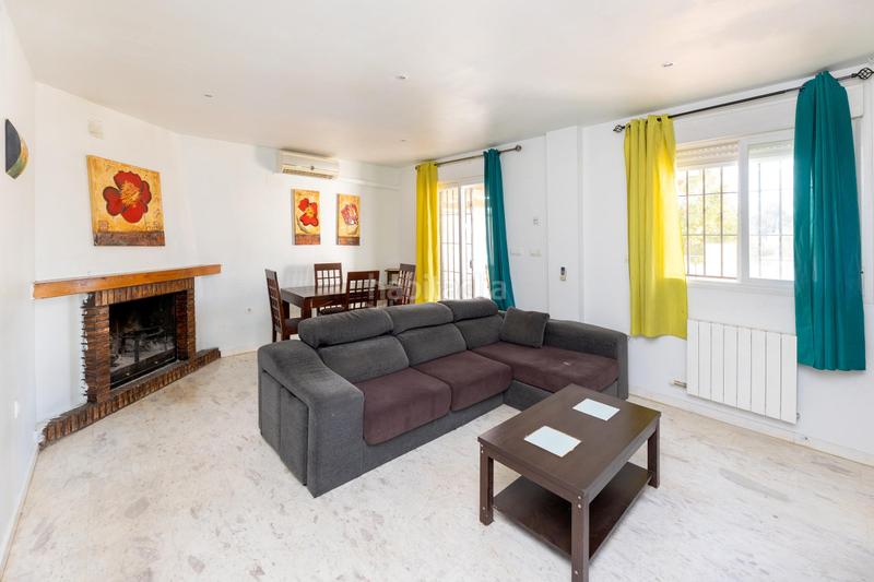 Foto f053f0c1-0944-4194-a3d1-90fbb95cab48. Casa a schiera con parcheggio piscina in Atarfe