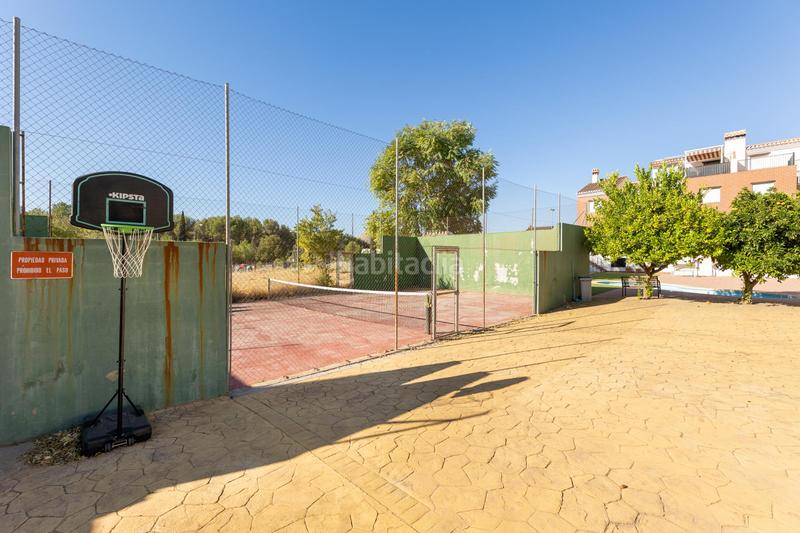 Foto f6fa3497-1d5e-4d5b-bd14-28d5558402de. Casa a schiera con parcheggio piscina in Atarfe