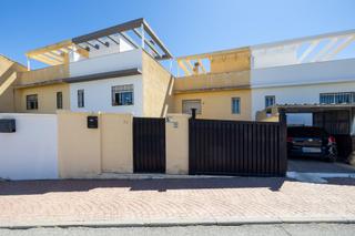 Casa adosada en San Francisco - El Chorrillo. Gran oportunidad en las gabias, vivienda unifamiliar  lista para