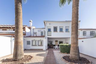 Haus  Calle del hierro. Casa con gran patio en las gabias