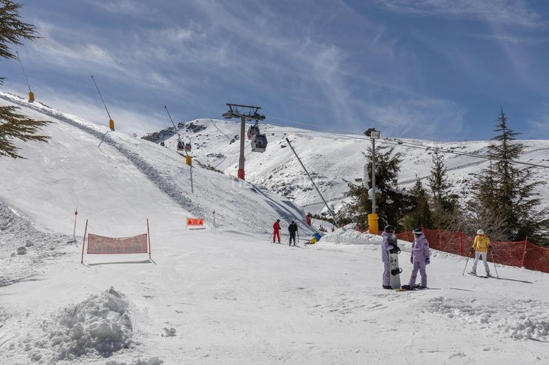 Foto b1b6839d-3628-437d-9ef6-8c25c31645eb. Duplex in urbanizacion de sol y nieve 74 in Zona media Sierra Nevada