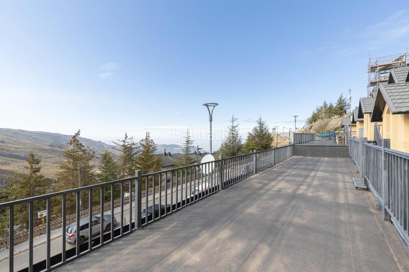 Foto e9407b37-bbf4-479e-b789-0ee29e5ec7e8. Duplex in urbanizacion de sol y nieve 74 in Zona media Sierra Nevada