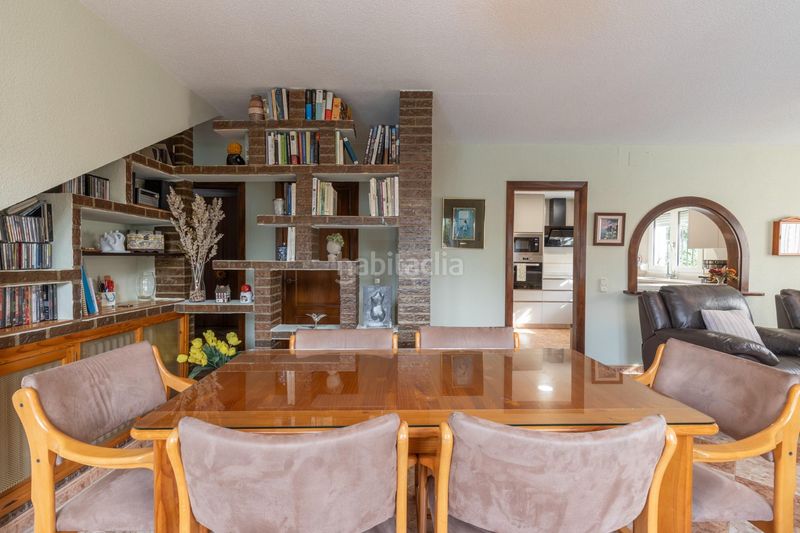 Foto ee937cab-9f57-4f23-9098-e3e0f9b8d165. Chalet vivienda exclusiva en urbanización viñas del rey otura en Villa de Otura