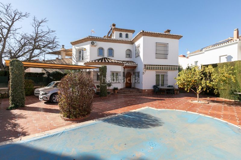 Foto 79c409e9-64b5-4989-83b7-c439d65c2d08. Chalet  independiente con jardín y piscina vistas a sierra nevada en Granada