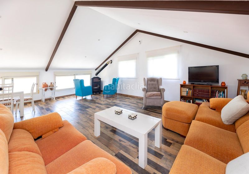 Foto 38fd45ff-1e2c-476c-8091-cb0b7d371a57. Casa amb aparcament a Nívar