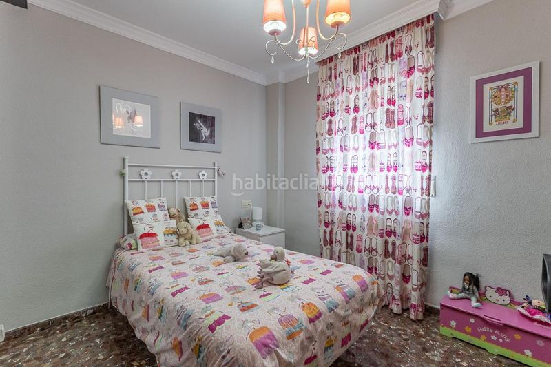 Foto a90b4821-08f9-434e-962d-7c0d285be0df. Casa amb calefacció aparcament a Bola de Oro Granada