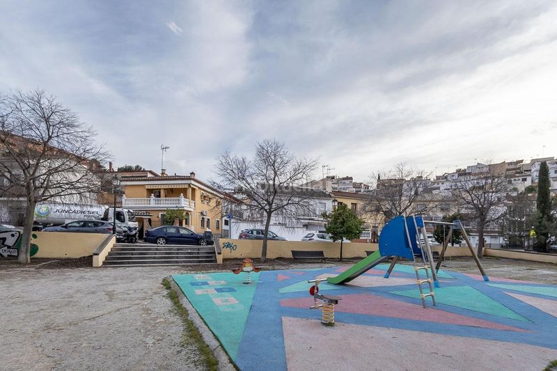 Foto d4a8feaf-f4c9-4b98-a8ad-231ea1ef2c03. Casa amb calefacció aparcament a Bola de Oro Granada