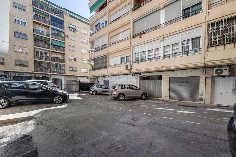 Foto d7e3a967-f0a6-45f3-a131-50ee1869dea5. Pis amb aparcament a Pajaritos Granada