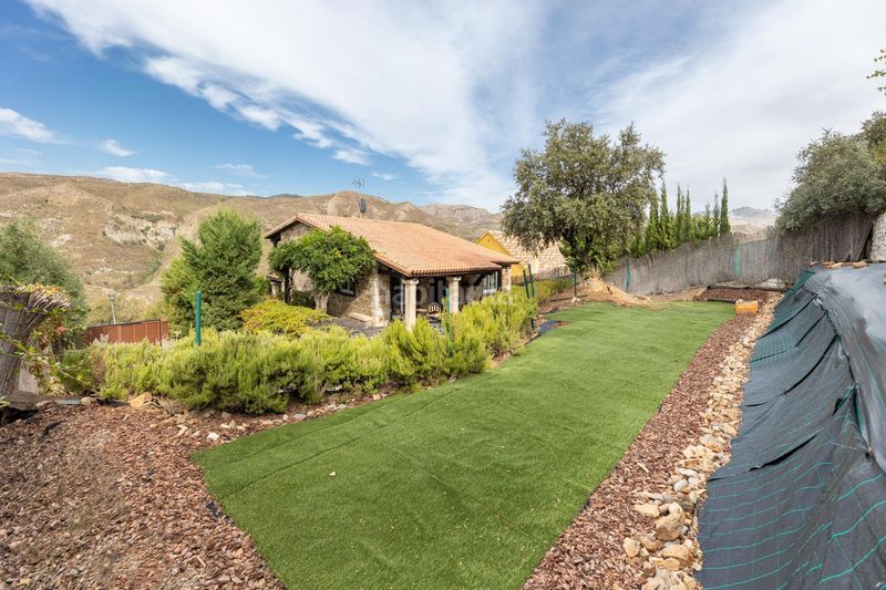 Foto 780f7b6e-782d-43ff-a9cf-7f5b0a9f47c9. Xalet a Dúdar