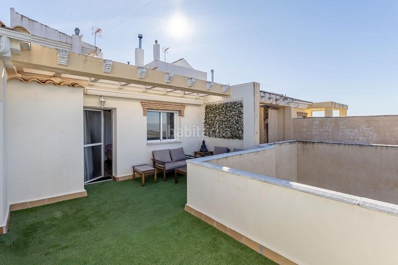 Foto ac6308e8-678c-407c-83e2-1040f1647675. Casa adossada amb aparcament a Güevéjar