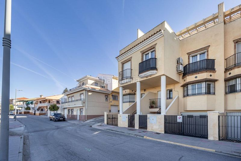 Foto bfb04537-2943-4746-bb24-a69a3ebfd7bc. Casa adossada amb aparcament a Güevéjar