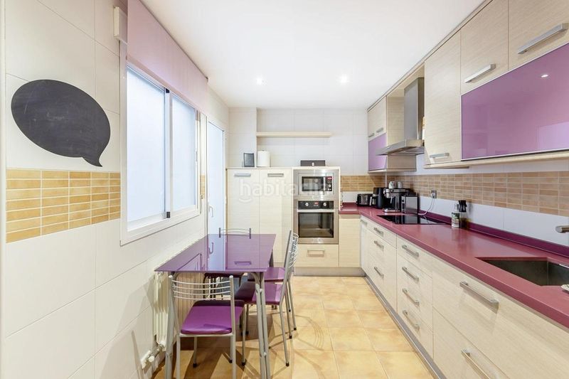 Foto d2c63592-b430-4310-9a09-10ac015fcb83. Casa adossada amb aparcament a Güevéjar