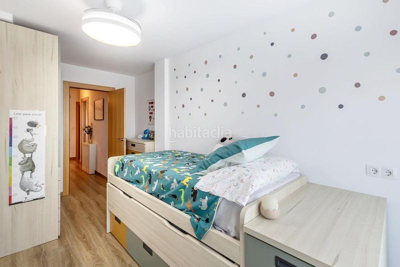 Foto e41d14c8-612d-4832-a60b-ea702741962f. Casa adossada amb aparcament a Güevéjar