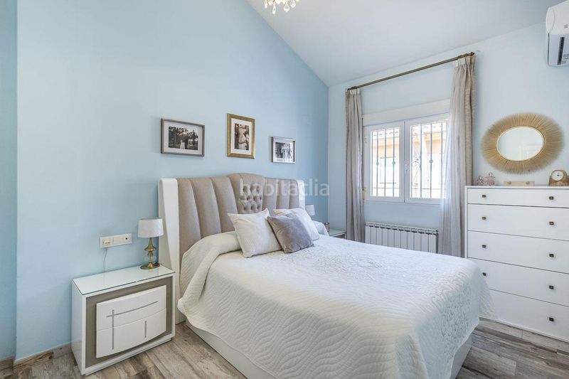 Foto 439b3583-9d7e-4e10-b0b6-9a095ff3a670. Casa aparellada amb aparcament a Atarfe