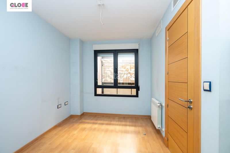 Foto 00089821-38f7-4580-90a2-b285fd23ea4e. Casa  exclusiva junto a acera del darro. pleno centro . seminueva y con ascensor propio en Granada