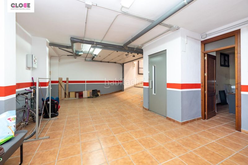 Foto 09780af0-2acc-46dd-b1b9-0aed9594b762. Casa  exclusiva junto a acera del darro. pleno centro . seminueva y con ascensor propio en Granada