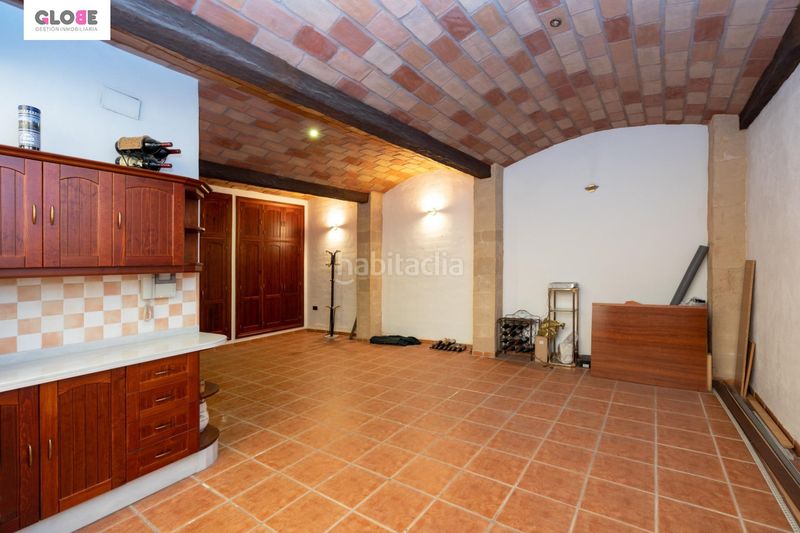 Foto a3fd906b-16fa-445c-9c8c-23d61c809bf0. Casa  exclusiva junto a acera del darro. pleno centro . seminueva y con ascensor propio en Granada