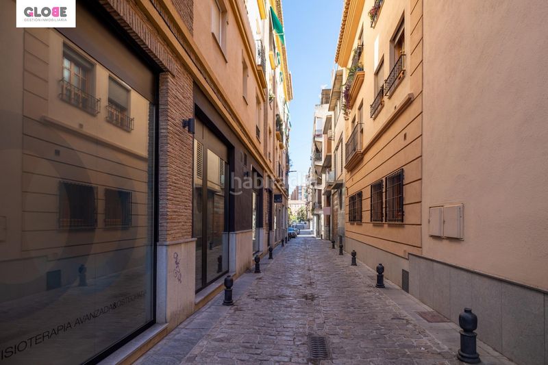Foto b779bf14-7078-4feb-a8c9-b7772f949b0c. Casa  exclusiva junto a acera del darro. pleno centro . seminueva y con ascensor propio en Granada