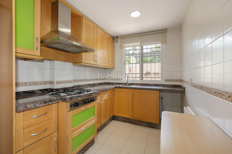 Foto 3aaf5e55-50ca-4c04-8426-37f6e649e0d9. Casa adossada amb calefacció aparcament a San Miguel Armilla