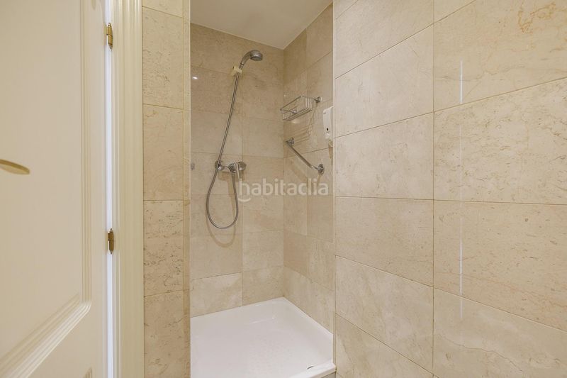 Foto 771a0656-cf52-48ec-9da6-609d7920e3c4. Casa adossada amb calefacció aparcament a San Miguel Armilla