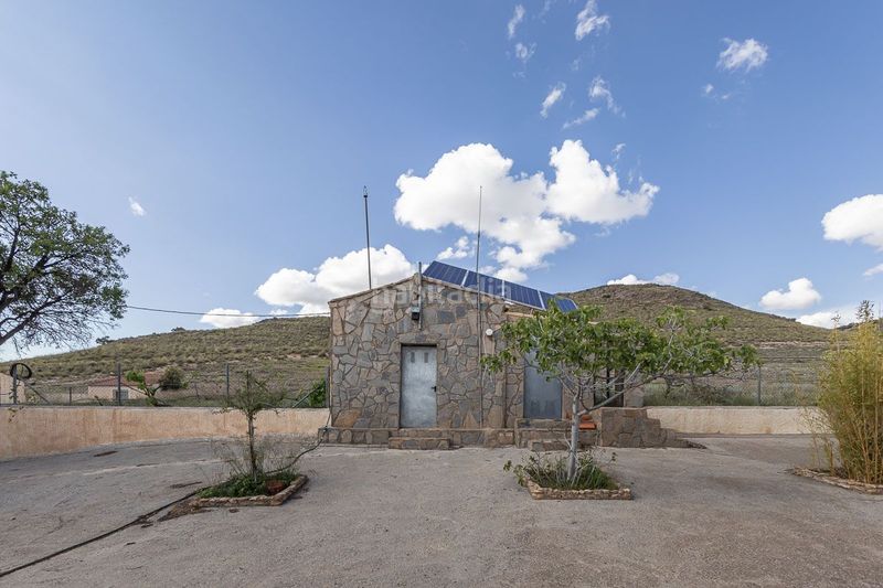 Foto c67ce194-e594-4687-8107-3dd4238b954d. Finca rústica a Guadix