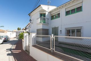 House  Calle dr rodriguez. Oportunidad. casa de pueblo en moraleda de zafayona