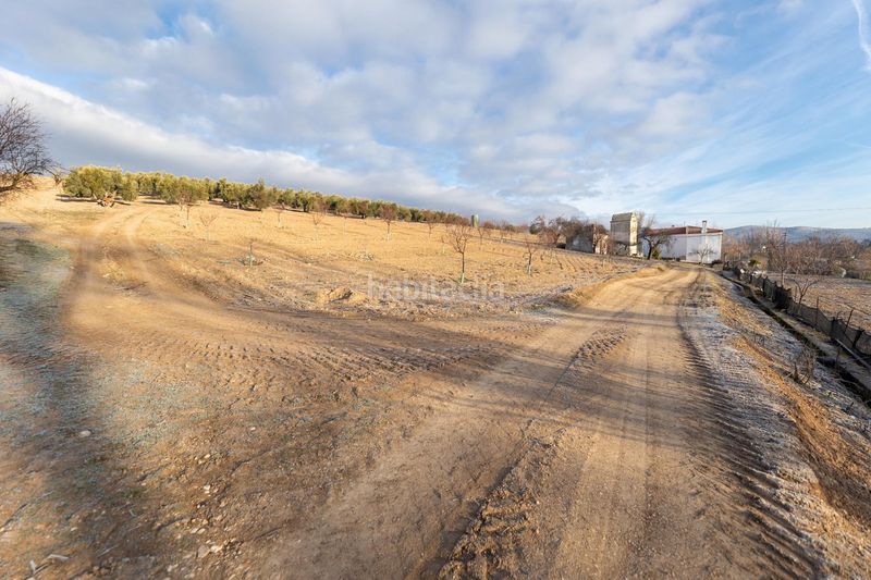 Foto cbac2b24-af19-4280-ae2e-e70b819e1b49. Masia amb aparcament a Píñar