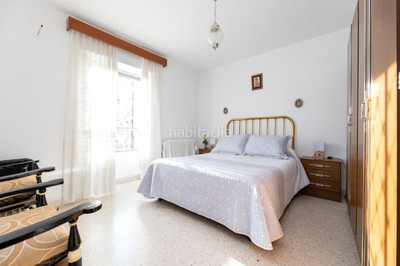 Foto e4d5a349-7ab0-49d3-80ce-c49ce319c4b5. Masia amb aparcament a Píñar