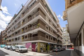 Flat en Calle acera de canasteros 16. Piso exterior en acera de canasteros, junto a constituci�n y fue