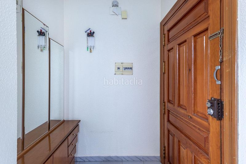 Foto f7d8bd68-e5d8-4b9d-93b2-a44d651483bb. Casa amb aparcament a Láchar