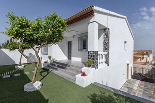 Haus  Calle harales. Casa en venta en monachil granada  amplia, luminosa y con gran p