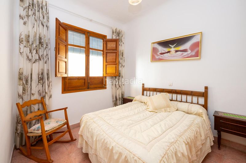 Foto 0db59ffa-586e-4dbc-8481-fcdca242a222. Casa aparellada a Lanjarón
