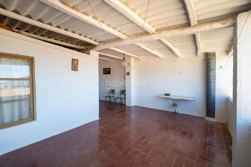 Foto eefd6f12-4a33-4cf9-ac50-92b980854323. Casa aparellada a Lanjarón