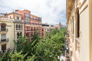 Apartment  39 calle gran v�a de col�n. Exclusiva ultima planta con vistas en gran via