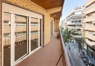 Pis a Camino de Ronda. Exclusiva vivienda de 213 m2  con garaje y trastero en pedro ant