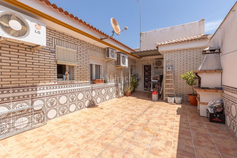 Foto 4368155d-c617-4598-988a-5cb644f4c1b2. Casa amb calefacció aparcament a Láchar