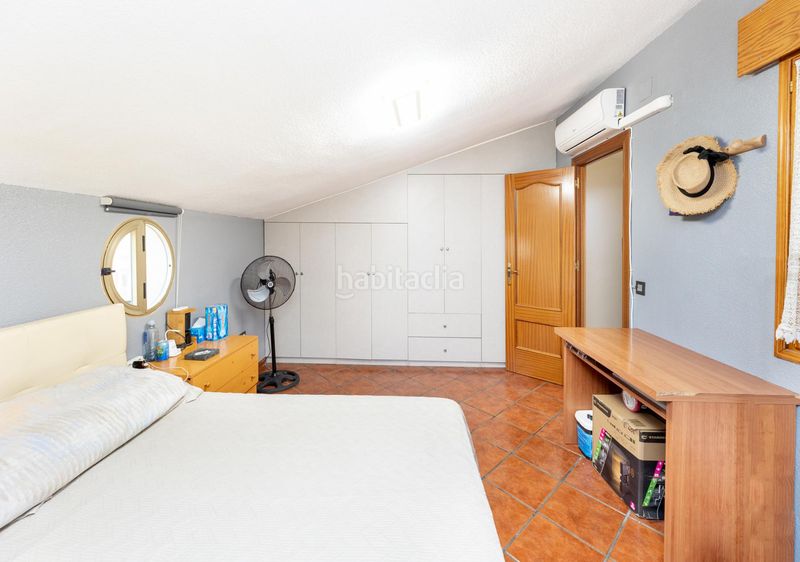 Foto ff98a8f7-0746-4fb6-bbe6-1e4d9c121eb9. Casa adossada amb piscina a Cájar