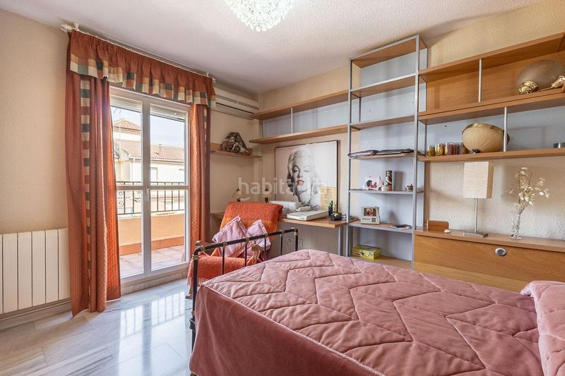 Foto 349a912c-d753-4a00-9320-4d7c266226fe. Chalet  independiente amplio, luminoso y con piscina propia en Santa Fe
