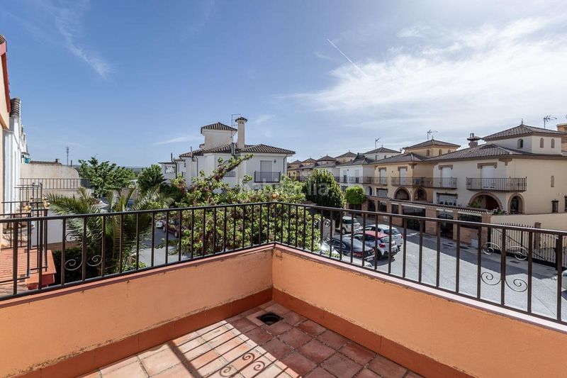 Foto a277e410-3a12-4118-a519-d3f38a1d04d8. Chalet  independiente amplio, luminoso y con piscina propia en Santa Fe