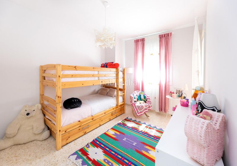 Foto e2466b92-48a0-4f13-973d-3ca543afd085. Casa amb aparcament a Albolote