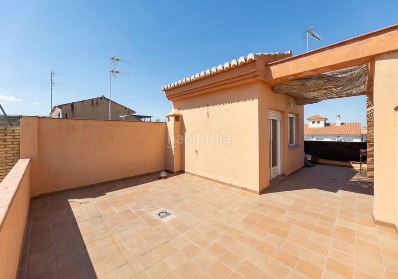 Foto 26836a7a-0c83-4975-bd18-719a2f042be2. Casa adossada amb aparcament a San Antón Armilla