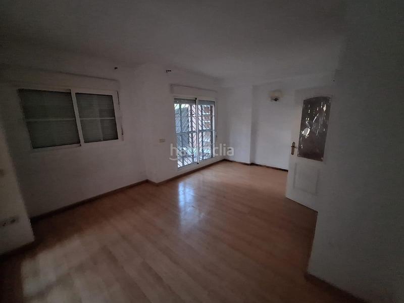 Foto ca3b5bcf-e383-488d-9a53-acd40db54384. Casa a schiera in calle pepa flores marisol 18 in Málaga