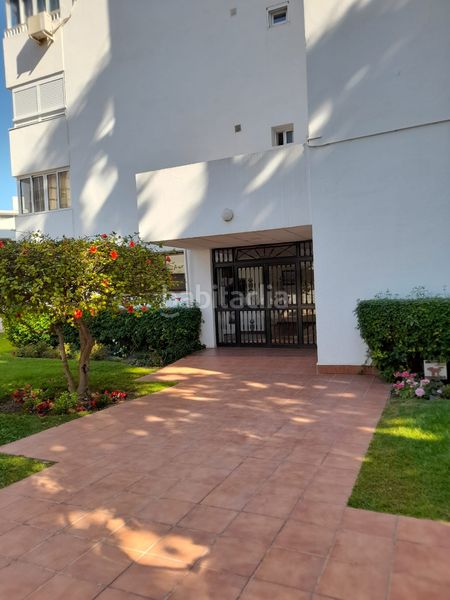 Foto b9329d21-d242-432d-b5b9-7a0396823af9. Estudi amb piscina a El Bajondillo Torremolinos