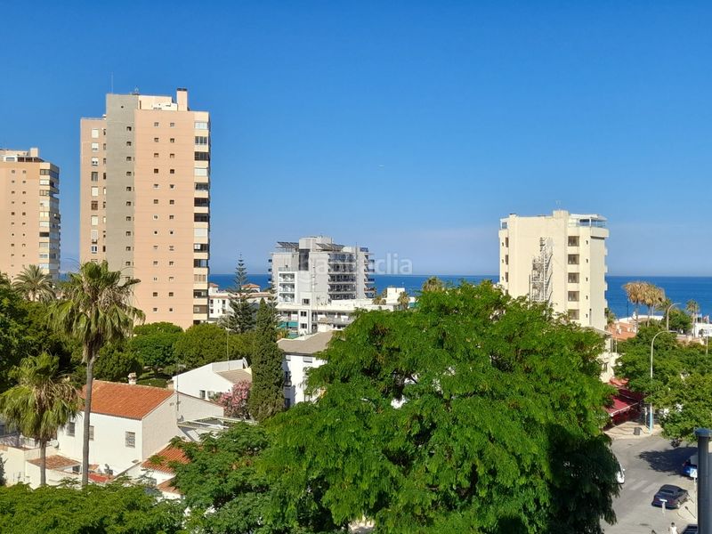 Foto be7ec838-a167-43d6-a84a-e2398a67e013. Estudi amb piscina a El Bajondillo Torremolinos
