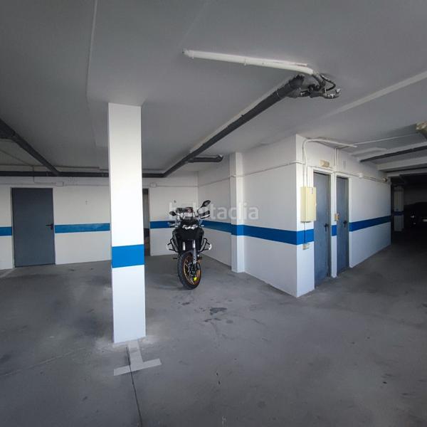 Foto 9cd2b633-9d43-4b1e-9936-7d6411cd8466. Aparcament cotxe a Almodóvar del Río