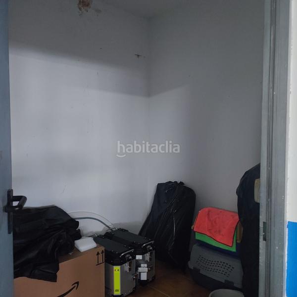 Foto f32a83f7-f252-4b4d-89d9-e97a6c9c0e63. Aparcament cotxe a Almodóvar del Río