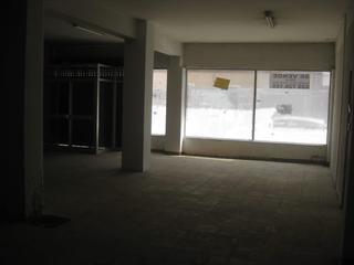 Local Comercial en Viñuela - Rescatado